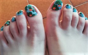 clovers nails