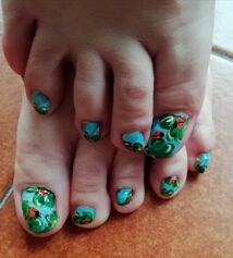Ladybugs and clovers feet